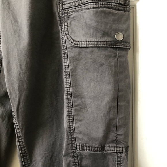 Garage Women’s Charcoal Gray Cargo Pants - Picture 4 of 10